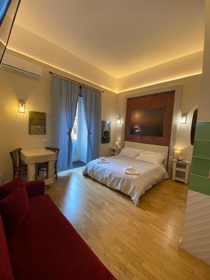 Corso 211 Beds & Suites Naples Luaran gambar