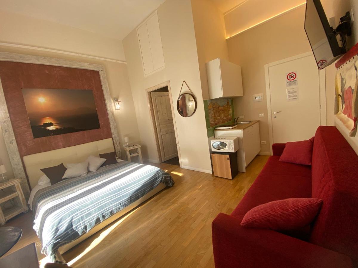 Corso 211 Beds & Suites Naples Luaran gambar