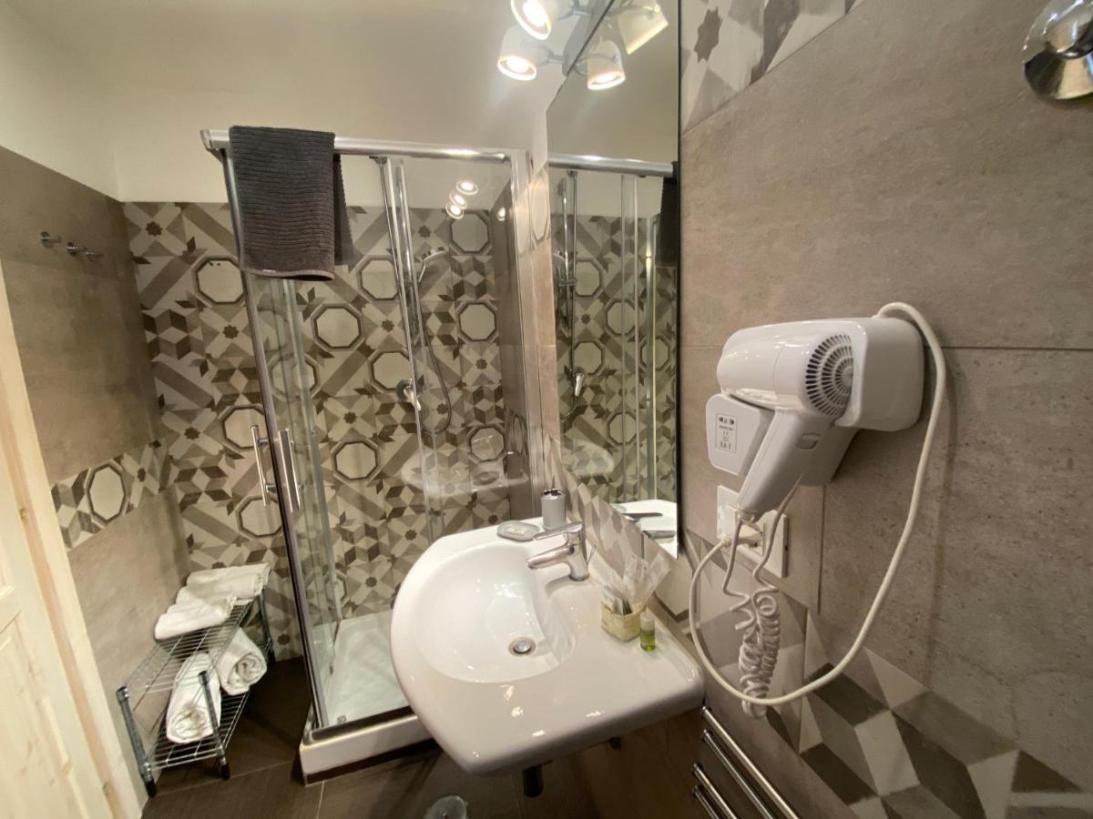 Corso 211 Beds & Suites Naples Luaran gambar