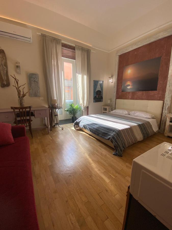 Corso 211 Beds & Suites Naples Luaran gambar