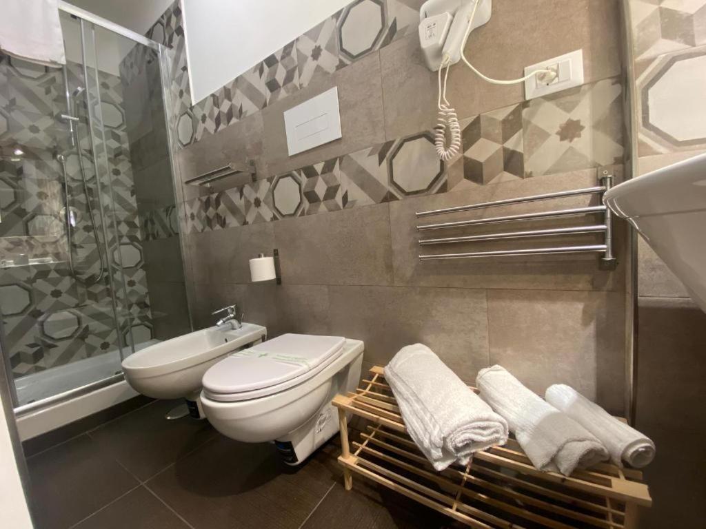 Corso 211 Beds & Suites Naples Luaran gambar