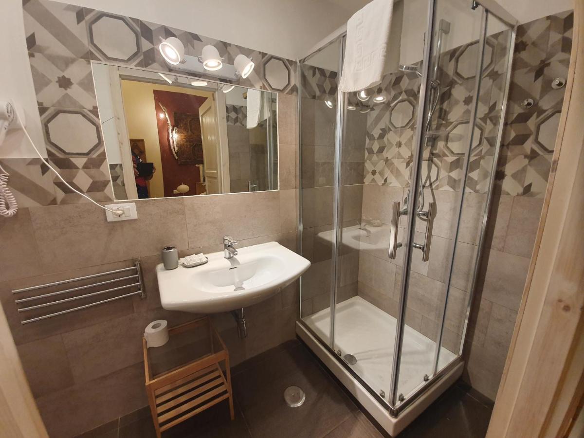 Corso 211 Beds & Suites Naples Luaran gambar